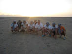 Традиционная фотография на закате в пустыне. Без этого никак нельзя!