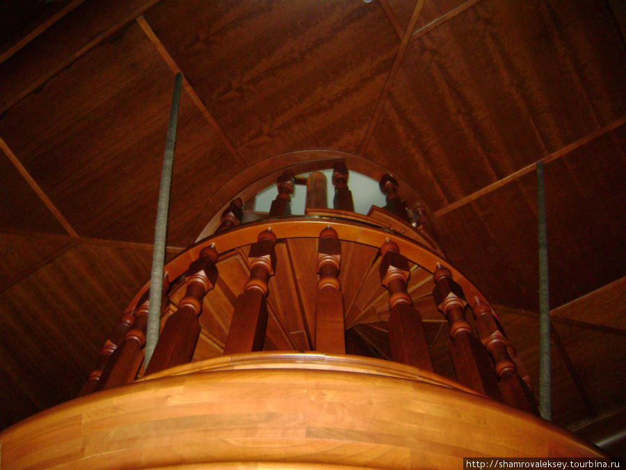 Винтовая лестница в башню бельведера