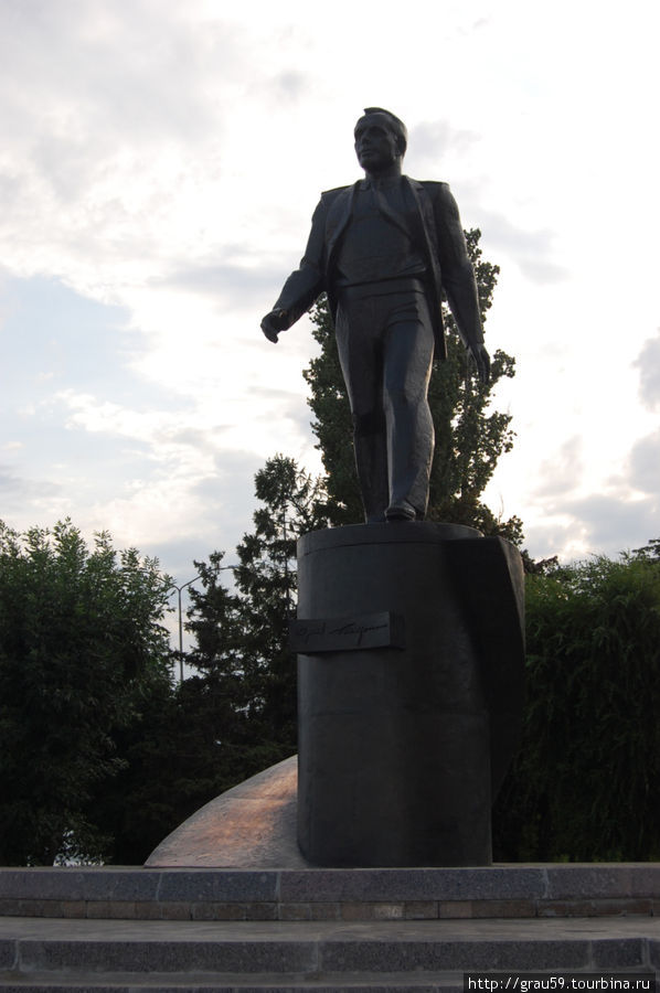 Памятник Ю.А. Гагарину Саратов, Россия
