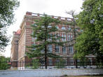 В настоящее время в здании находится Елабужский государственный педагогический университет.