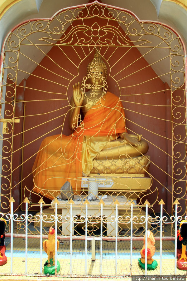 Будда в храме вата Баномионг Аюттхая Аюттхая, Таиланд