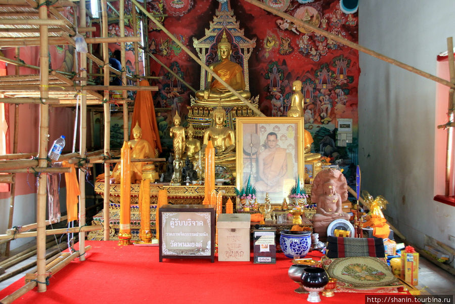 В храме идет ремонт Аюттхая, Таиланд