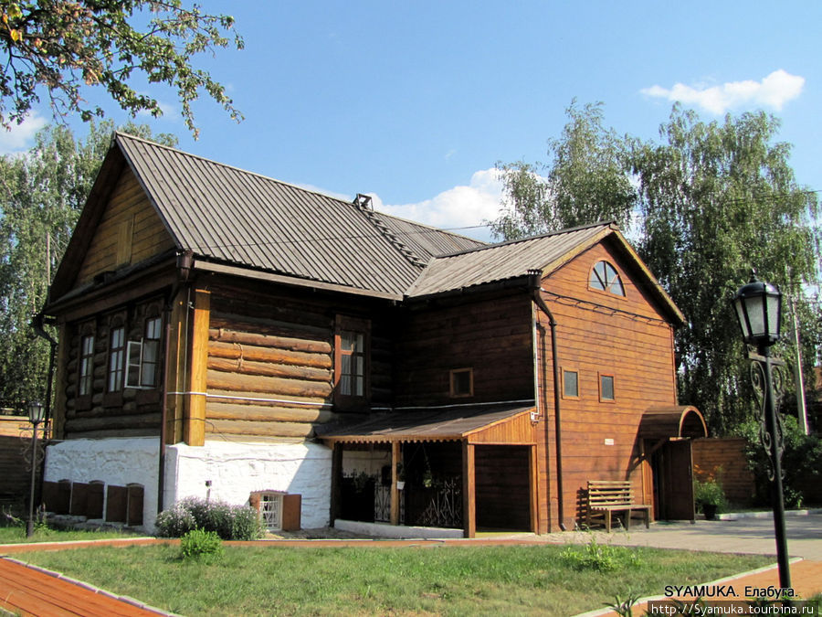Дом Н. А. Дуровой. Вид со двора. Елабуга, Россия
