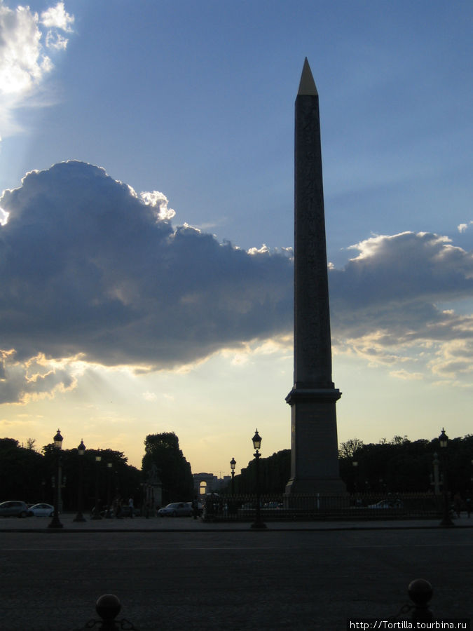 Обелиск на Площади Конкорд Париж, Франция