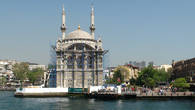 Мечеть Ортакей, официальное название Большая мечеть Меджидие.