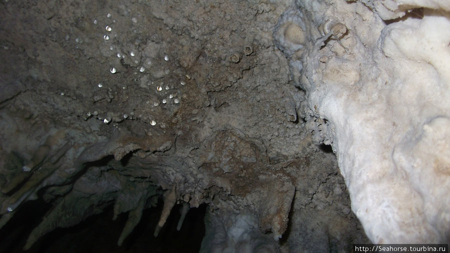 В пещере Diamond Cave Рэйли-Бич, Таиланд