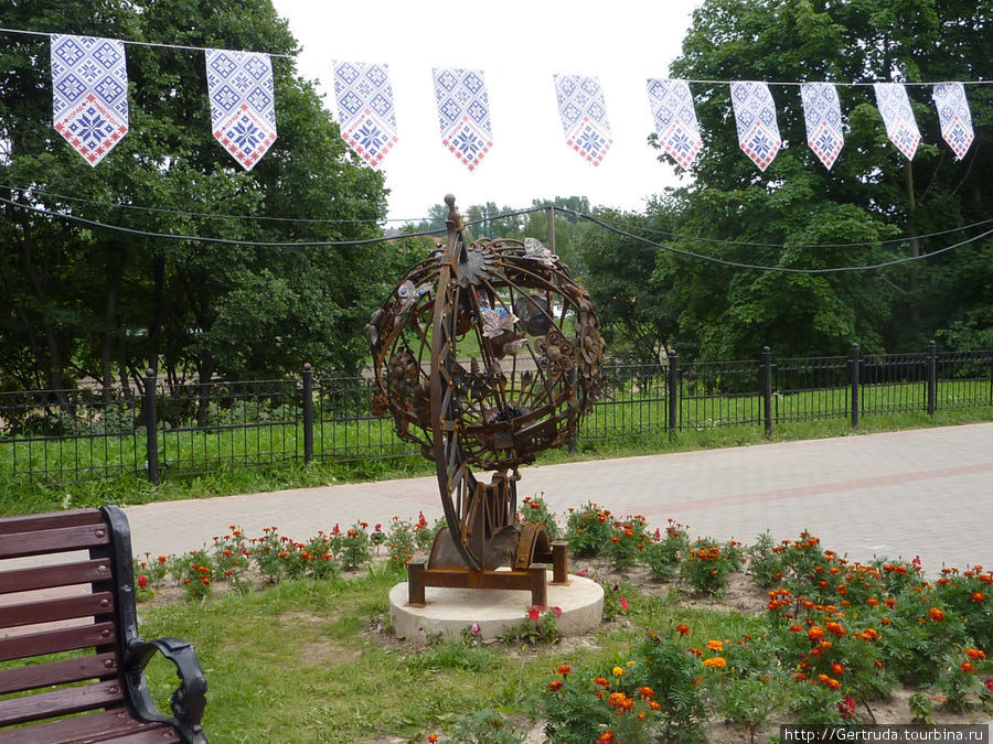 Странный глобус? Витебск, Беларусь