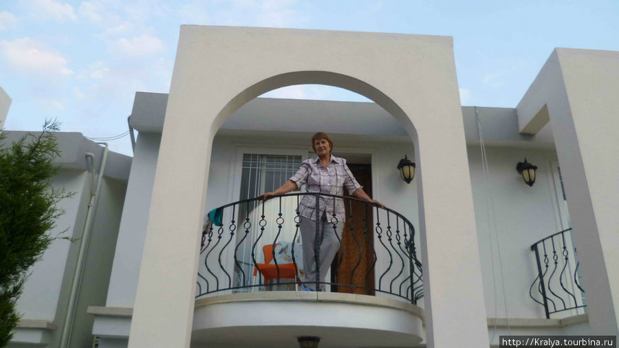 А можно с балкона полюбоваться пейзажем. Фамагуста, Турецкая Республика Северного Кипра