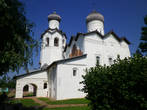 Ярким образцом древнерусского зодчества является архитектурный ансамбль Свято-Преображенского мужского монастыря.