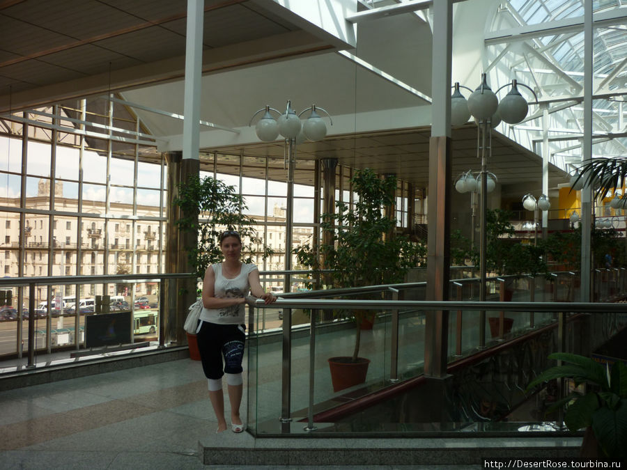 ж/д вокзал г.Минска
Огромное здание из стекла. Ощущение, что нахожусь в заграничном аэропорту:) Минск, Беларусь