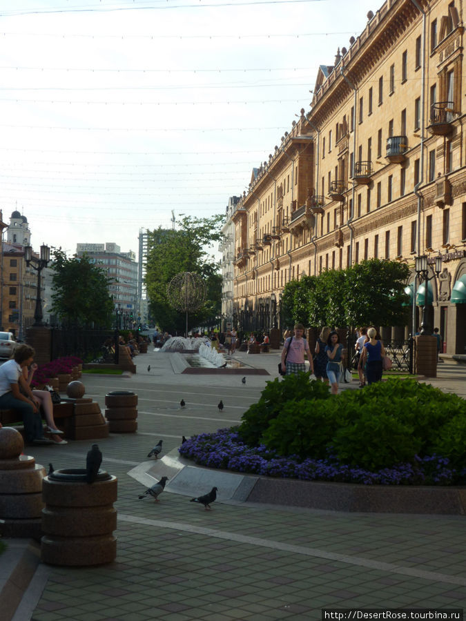 гуляя по центральной улице Минска Минск, Беларусь