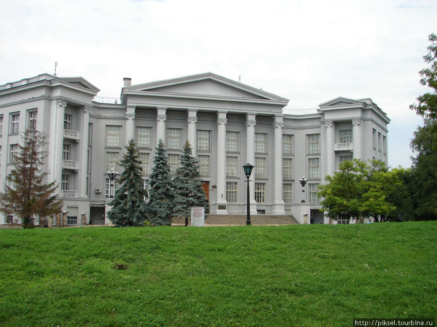 Здание Исторического музея. Киев, Украина