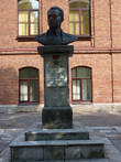 Памятник А.К. Горовцу — Герою Советского Союза.