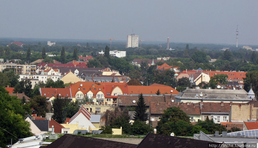 видно, что город утопает в зелени Дебрецен, Венгрия