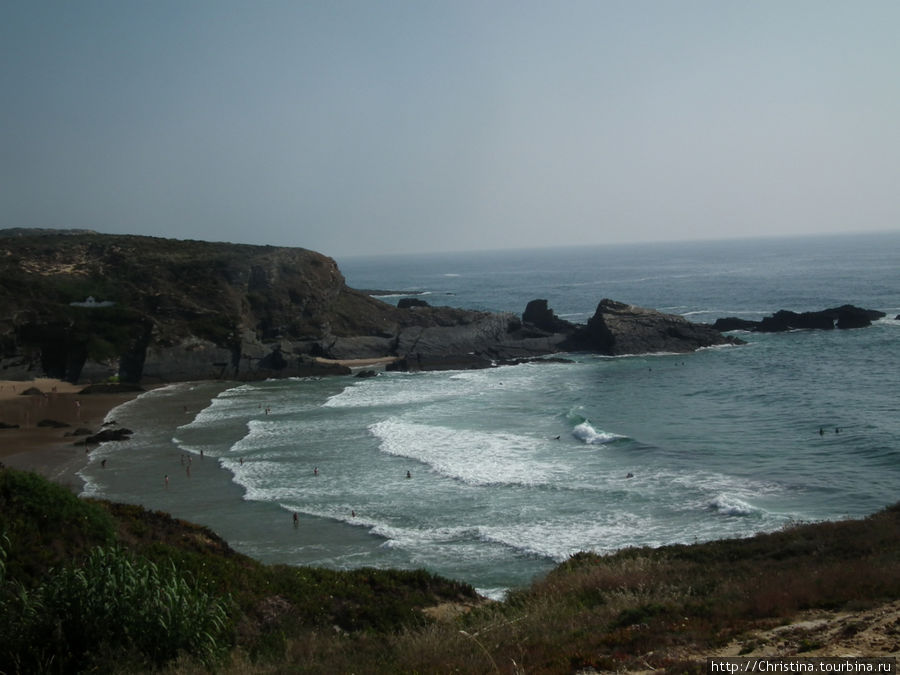 Вечерний пляж в Замбужейра-ду-Мар. Замбужейра-ду-Мар, Португалия Вечерний пляж в Замбужейра-ду-Мар. Замбужейра-ду-Мар, Португалия