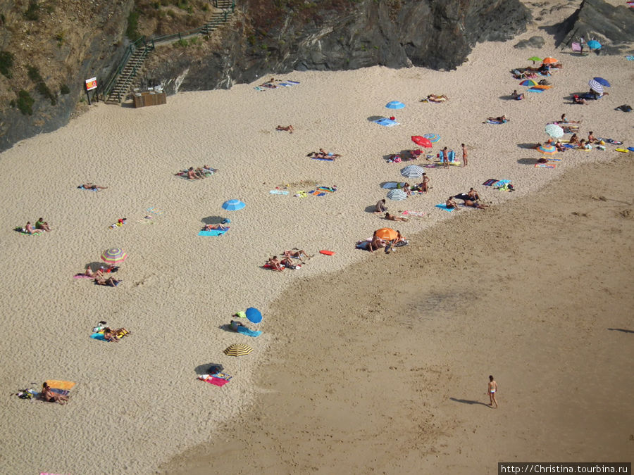 Вечерний пляж в Замбужейра-ду-Мар. Замбужейра-ду-Мар, Португалия Вечерний пляж в Замбужейра-ду-Мар. Замбужейра-ду-Мар, Португалия