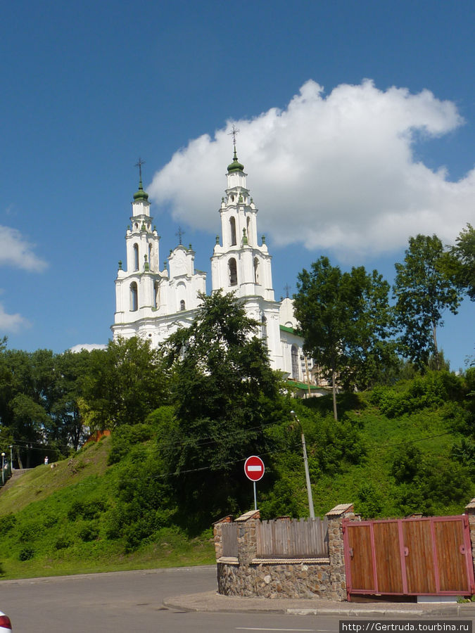 Софийский собор — вид издалека. Полоцк, Беларусь