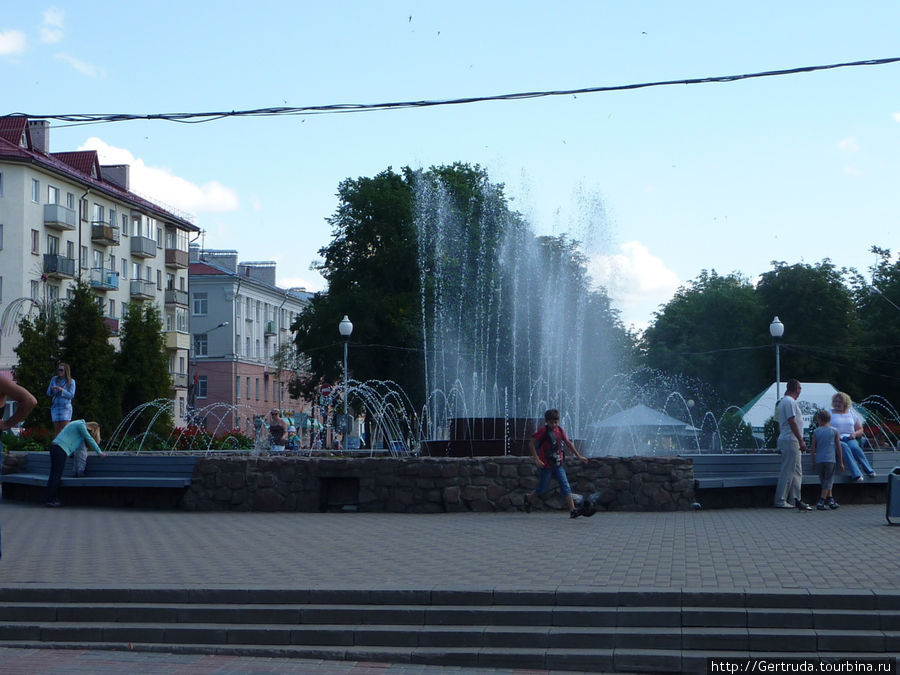 Фонтан на Площади Франциска Скорины Полоцк, Беларусь
