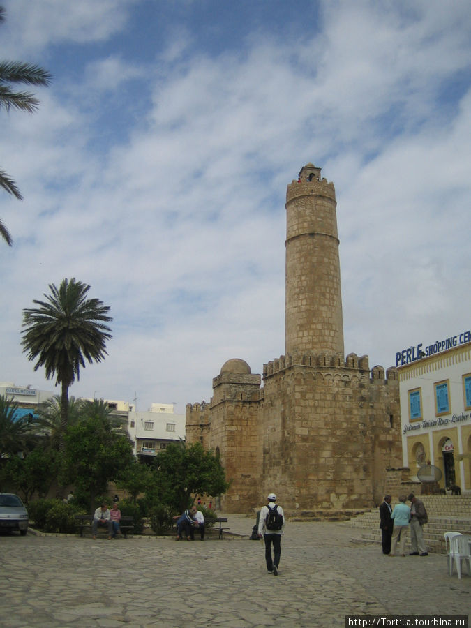 Тунис. Дворец — крепость в Медине Суса