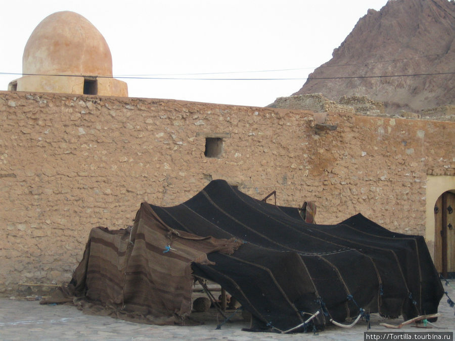 Чебика- осколок жизни в сухих песках Оазис Чебика, Тунис