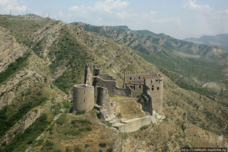 Пролетаем мимо Ксанской крепости. Мцхета, Грузия Пролетаем мимо Ксанской крепости. Мцхета, Грузия