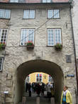 Шведские ворота в городской стене были построены во времена шведского владения Ригой.