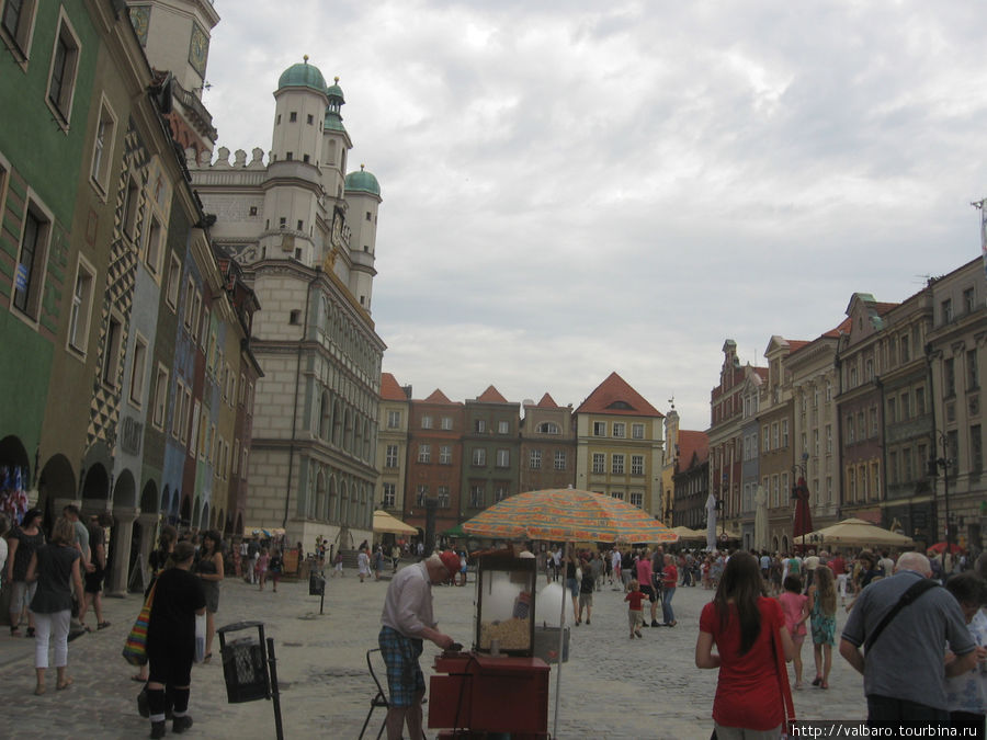 Старый рынок с Ратушей. Познань, Польша