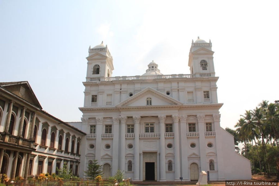 Церковь Св. Франциска Ассизского . Церковь была воздвигнута в 1521 г. монахами-францисканцами Старый Гоа, Индия