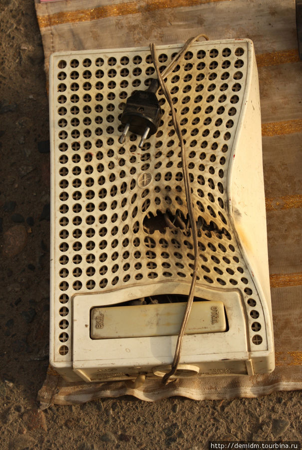 Сначала я думал, что радиоприемник, оказалось — стабилизатор. Никому не нужен? Душанбе, Таджикистан