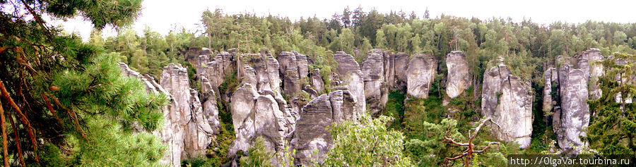 Панорама  скального города Чешский Рай Заповедник, Чехия
