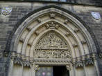Центральный вход в базилику