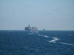 Грузовой корабль отправляется в Черное море. Возможно, везет товары в Россию