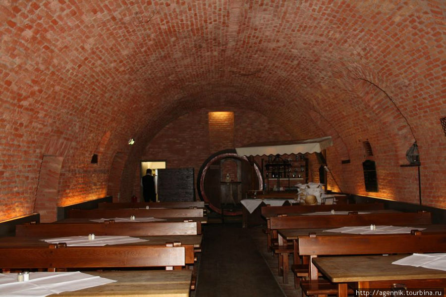 Еще одна зала — подвалы достаточно просторные Мюнхен, Германия