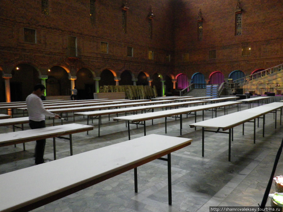 Возможно Вас в этот момент будут ждать столы накрытые в Голубом зале... Стокгольм, Швеция
