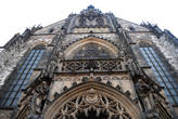 Фасад собора напоминает собор Святого Витта в Праге