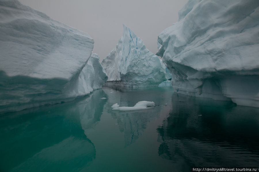 Антарктида — айсберги. Залив Парадайз, Антарктида