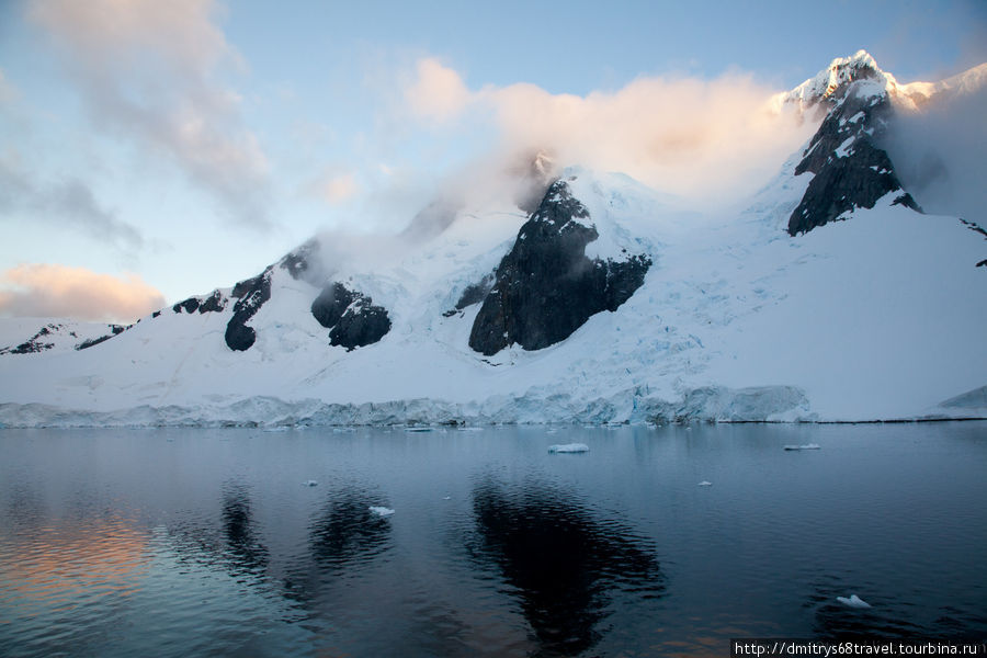 Антарктида — айсберги. Залив Парадайз, Антарктида