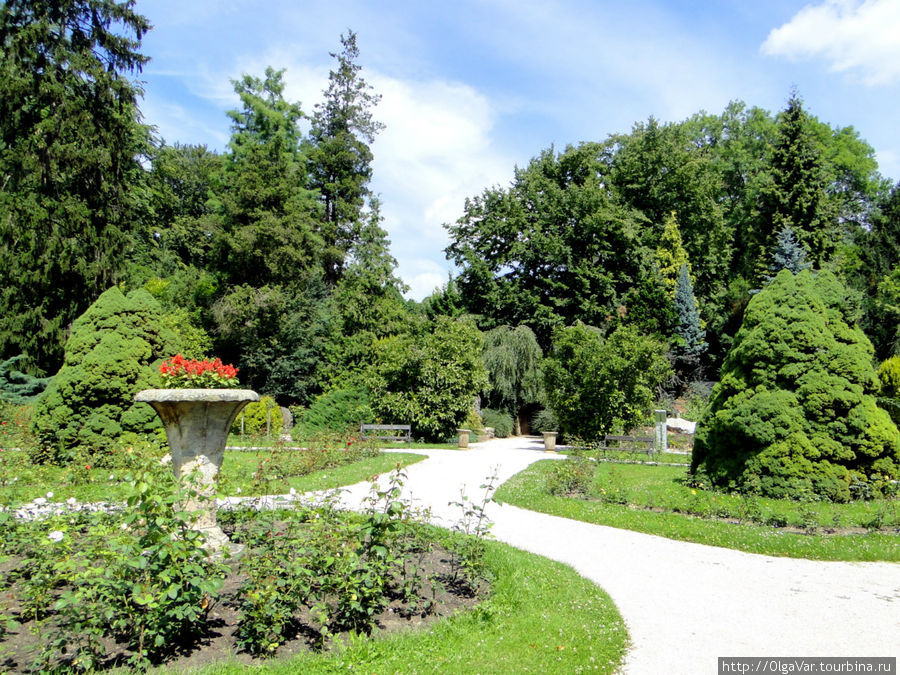 Сад содержится в идеальном порядке, хотя немного кажется простоватым Градец-Кралове, Чехия