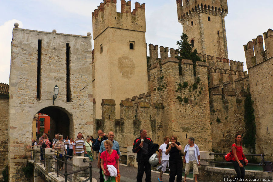 Вход-крепость Сирмионе, Италия