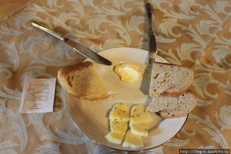 Хлеб и сыр изготовленные в Дудутках Минск и область, Беларусь