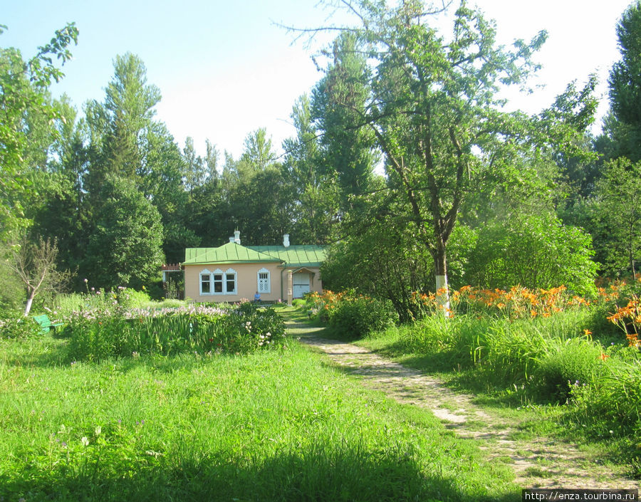 И дивный сад, и тихий пруд, и солнца полные колодцы Мелихово, Россия