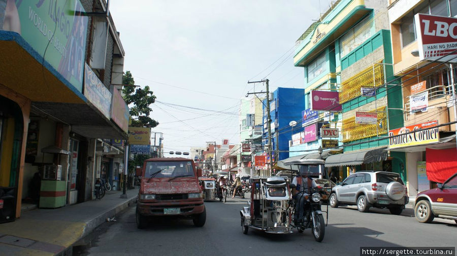 Улицы Калапана Калапан-Сити, остров Миндоро, Филиппины
