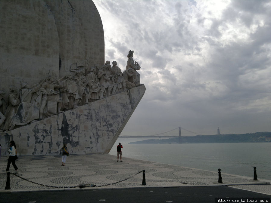 а вот и сам памятник Лиссабон, Португалия