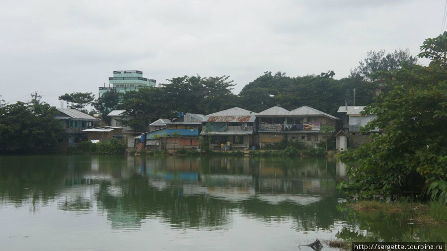 ООзеро в центре городка Остров Боракай, Филиппины