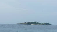 Существуют рядом и такие мелкие островки с ресортами