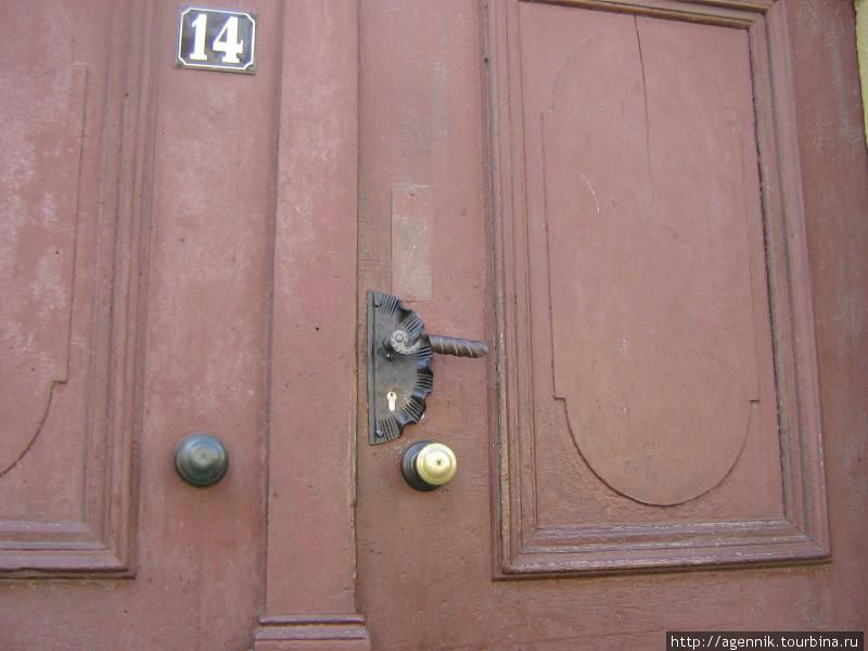 Двери сохранились с позапрошлого века Фюрт, Германия