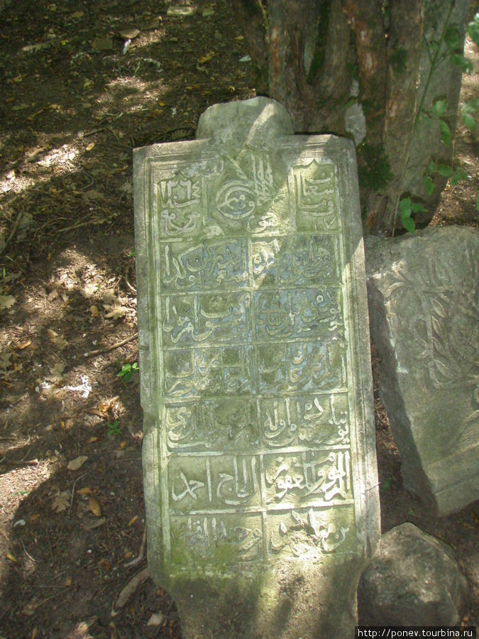 Надгробие караимского кладбища Бахчисарай, Россия