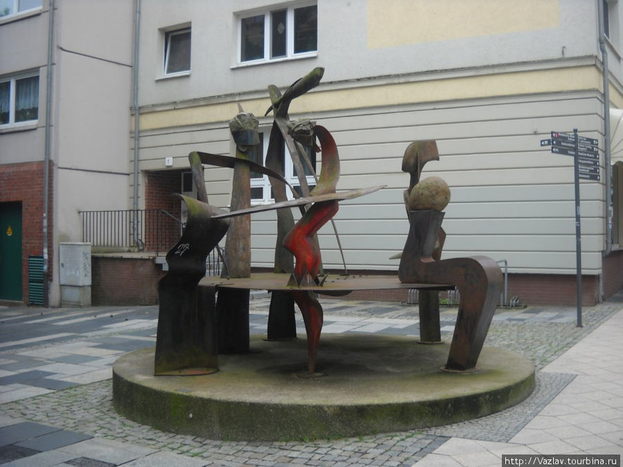 Диковатый монумент Шверин, Германия