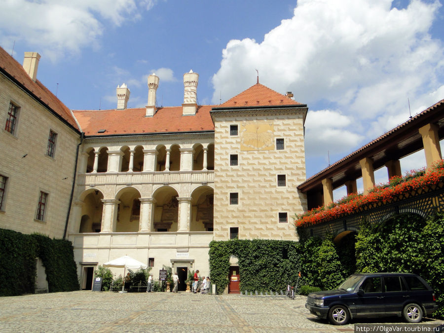 А в замке Лобковичей, где  проводятся фестивали вина, продегустировать знаменитые мелницкие вина Мельник, Чехия