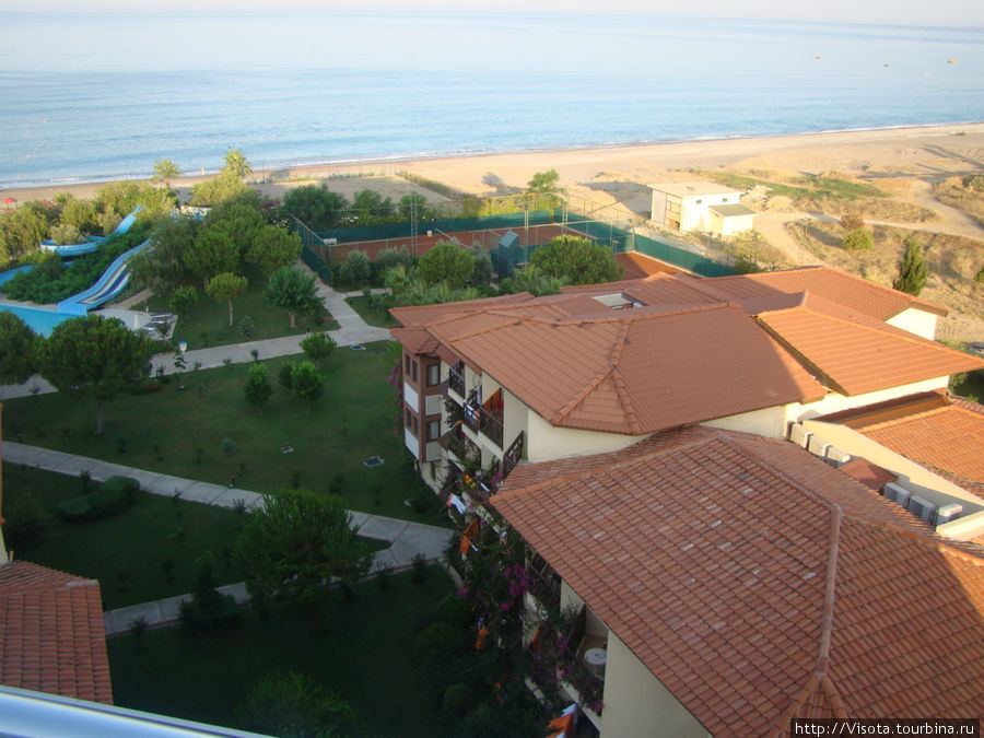вид с балкона на территорию отеля, 2 Алания, Турция